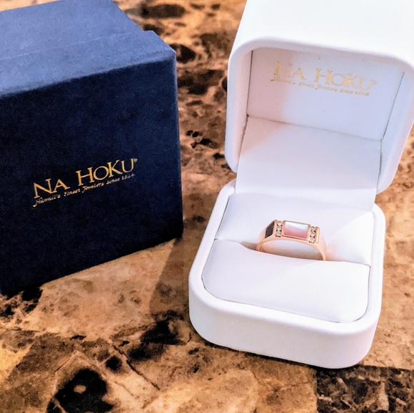 Na Hoku Jewelry - 14k Pink Mother of Pearl Diamond Rose Gold Ring